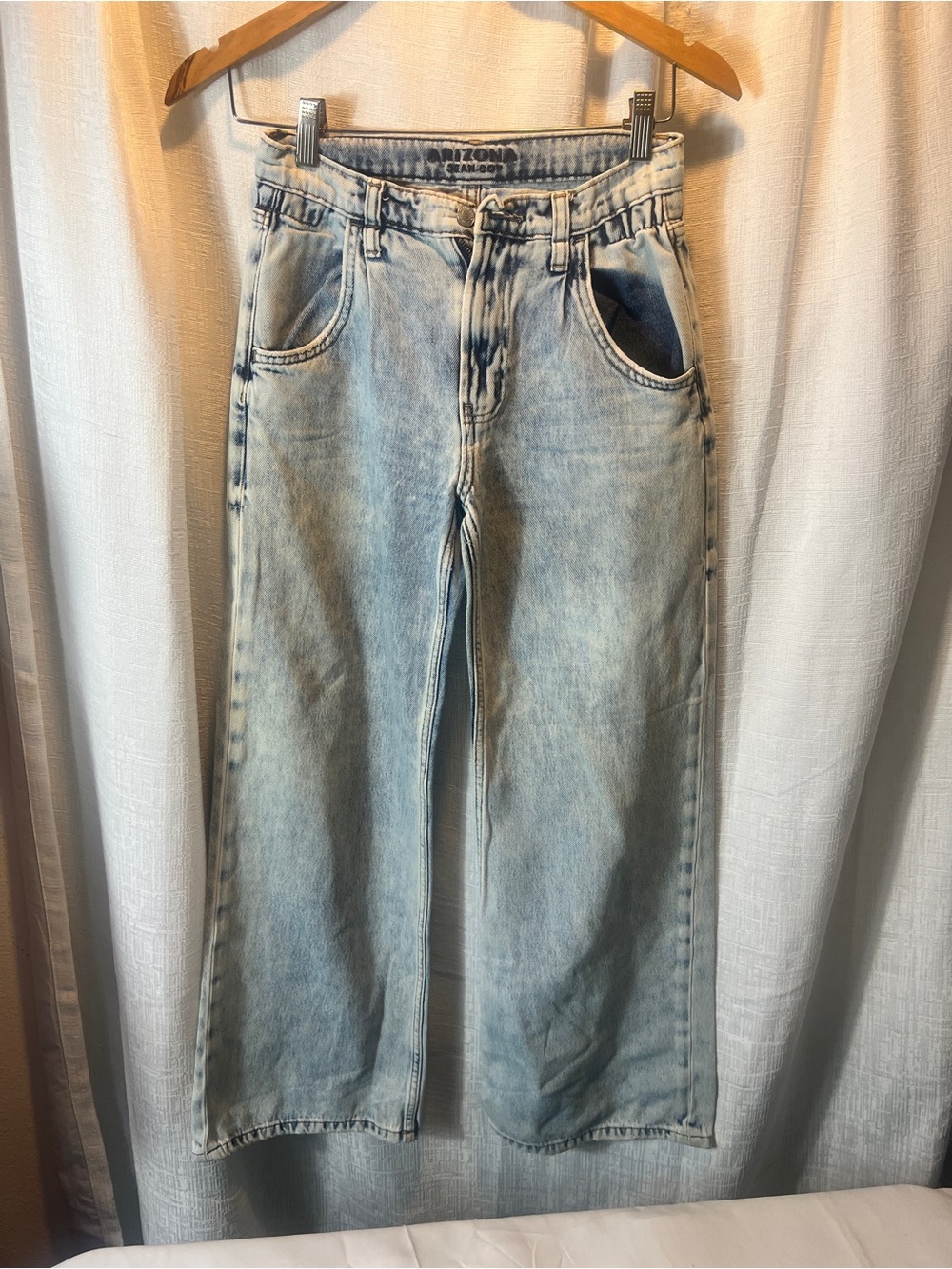 Light Wash Arizona  women’s  Jeans - Classic baggy wide leg fit size 0